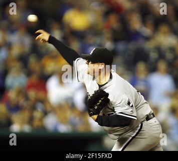 Chicago White Sox pitcher Bobby Jenks against the Minnesota Twins in a  baseball game Thursday, Aug. 19, 2010 in Minneapolis. (AP Photo/Jim Mone  Stock Photo - Alamy