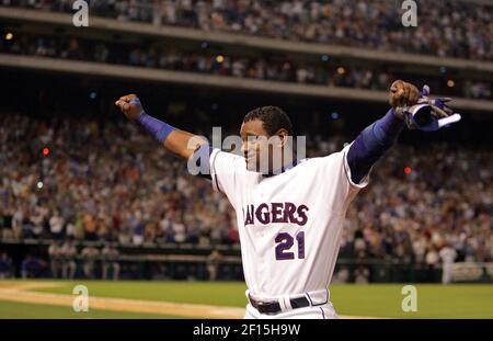 Career in a Year Photos 2007: Sammy Sosa's 600th career homer