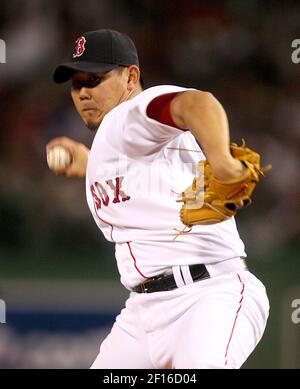 Daisuke Matsuzaka throws in intrasquad game