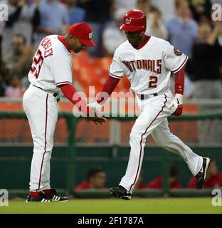 Washington Nationals second baseman Starlin Castro (13) fr…