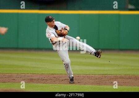 Houston Astros segundo baseman Craig Biggio (L) abraza a su hijo