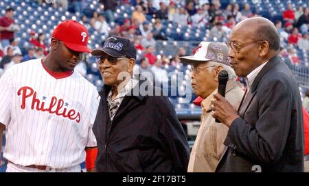 Stanley Glenn, far right, speaks during a Phillies Salute to
