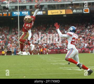 San Francisco 49ers' Brandon Allen passes during the NFL team's football  training camp in Santa Clara, Calif., Thursday, July 27, 2023. (AP  Photo/Jeff Chiu Stock Photo - Alamy