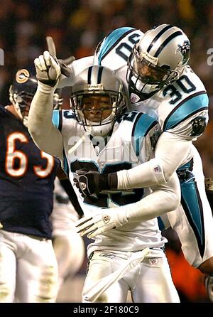 Chicago Bears defensive back Mike Brown celebrates the Bears 13-3 win over  the Carolina Panthers, at Soldier Field, in Chicago on November 20, 2005.  (UPI Photo/Brian Kersey Stock Photo - Alamy