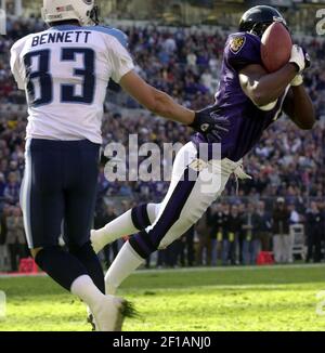 KRT SPORTS STORY SLUGGED: TITANS-COWBOYS KRT PHOTOGRAPH BY JEFFERY  WASHINGTON/FORT WORTH STAR-TELEGRAM (DALLAS OUT) (August 30) IRVING, TX --  Tramon Douglas of the Tennessee Titans makes the catch over the shoulder of