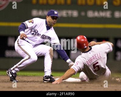 Brewers shortstop bolts from game for twins' birth – WKTY