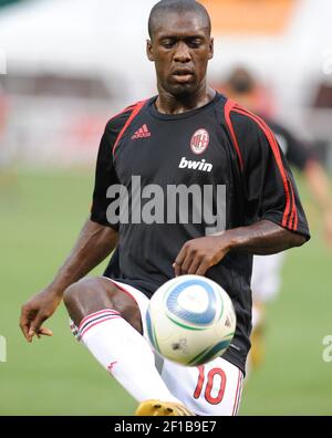 AC Milan midfielder Clarence Seedorf is appointed Knight in the Order of  Orange Nassau by the Netherlands ambassador to Italy Alphonsus Stoelinga,  in a ceremony in Rome Thursday, April 28, 2011, bestowed