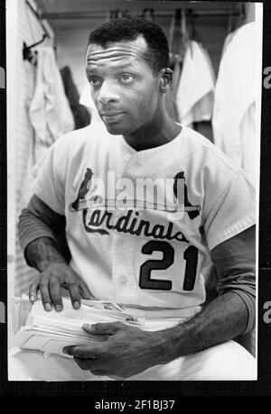 Washington Senators outfielder Curt Flood poses for a portrait. Vintage  Photograph Circa 1971--(AP Photo/Steve Moore Stock Photo - Alamy