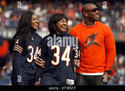 Jarrett Payton among celebrity competitors in American Cornhole League  Chicago event