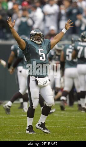 28 December 2008 - Donovan McNabb (5) of the Philadelphia Eagles runs  during the Eagles 44-6 win over the Dallas Cowboys at Lincoln Financial  Field in Philadelphia, Pennsylvania. (Icon Sportswire via AP Images Stock  Photo - Alamy