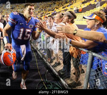 University of Florida freshman quarterback Tim Tebow scrambles against LSU  during the first half of football for the Gators in Gainesville, Florida on  October 7, 2006. (UPI Photo/Ralph Notaro Stock Photo - Alamy