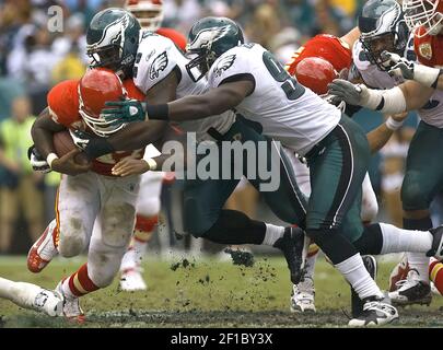 Kansas City Chiefs running back Larry Johnson (27) scrambles for yardage  during the Chargers 37-7 victory over the Chiefs at Arrowhead Stadium in  Kansas CIty, Missouri. (Credit Image: © Jacob Paulsen/Southcreek  Global/ZUMApress.com Stock Photo