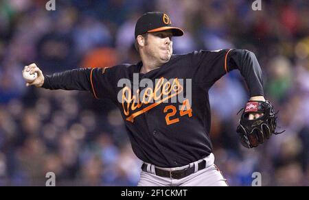 Baltimore Orioles starting pitcher Adam Eaton throws to a Chicago