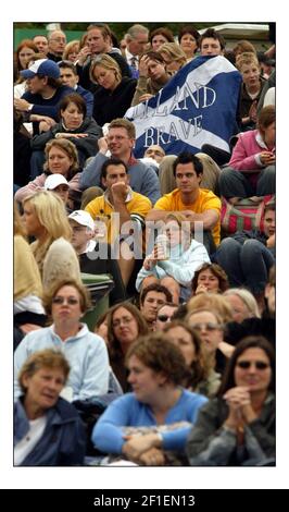 Support for Andrew Murray on Murray Mount (Henman Hill) Murray was playing against David Nalbandian.pic David Sandison 25/6/2005 Stock Photo