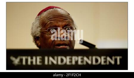 Archbishop Desmond Tutu speaking at The Frank Longford Charitable Trusts third Longford Lecture sponsored by The Independent.pic David Sandison 16/2/2004 Stock Photo