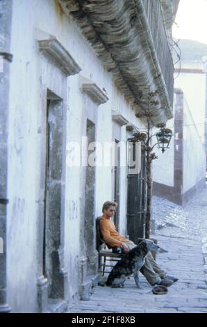 Brad Pitt, 'The Mexican' (2001) DreamWorks Pictures. Photo Credit: Merrick Morton/DreamWorks Pictures /The Hollywood Archive - File Reference # 34082-1093THA Stock Photo