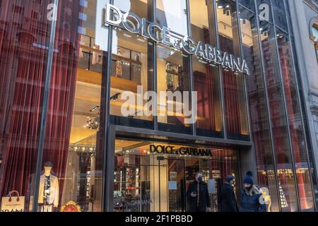 Dolce & Gabbana store, 5th Avenue, New York city USA Stock Photo - Alamy