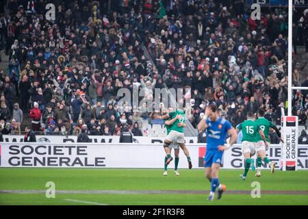 Bundee Aki of Ireland celebrate the victory at the end match during 6 ...