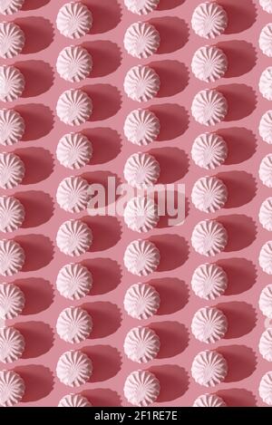 Gruppo di marshmallow spiedini di vari colori Foto stock - Alamy