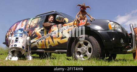 star wars fanatic luke skywalker with his star war decorated 4 x 4 and number plate pic mike walker, 2007 Stock Photo