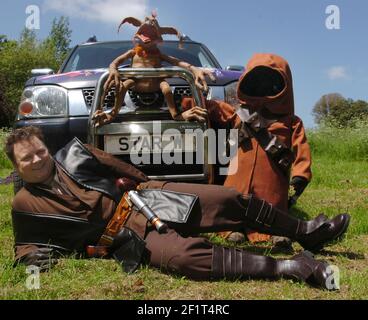 star wars fanatic luke skywalker with his star war decorated 4 x 4 and number plate pic mike walker, 2007 Stock Photo