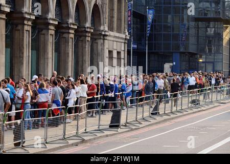 LONDON OLYMPIC GAMES 2012 - CLUB FRANCE , LONDON - PHOTO : POOL / KMSP / DPPI - QUEUE IN FRONT OF THE CLUB FRANCE Stock Photo