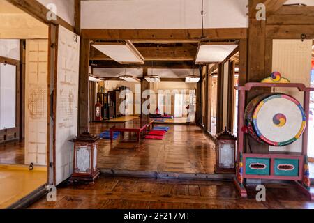 Inside a traditional Korean house at Namsangol Hanok Village, Seoul ...