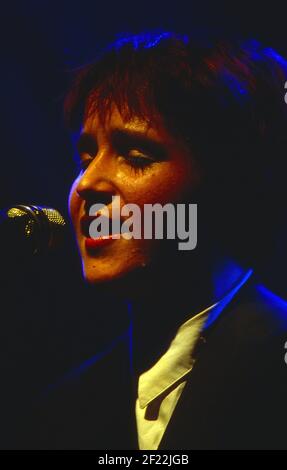 Sängerin Katharina Franck von der Band 'Rainbirds' bei einem Konzert in Hamburg, Deutschland 1989. Stock Photo