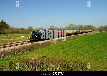 GWR Castle class No 5043 Earl of Mount Edgcumbe approaching Chippenham with The Bristolian rail-tour, 17th April 2010. Stock Photo