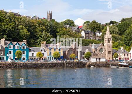 The famous multicolored houses on the seafront at Tobermory, Isle of Mull, Argyll and Bute, Inner Hebrides, Scotland UK Stock Photo