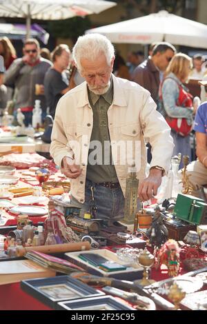 People at Seville's oldest street market, Mercadillo de los Jueves, Thursday market, , Seville, Andalusia, Spain Stock Photo