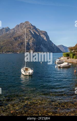 LECCO, ITALY/EUROPE - OCTOBER 29 : View of Boats on Lake Como at Lecco on the Southern Shore of Lake Como in Italy on October 29 Stock Photo