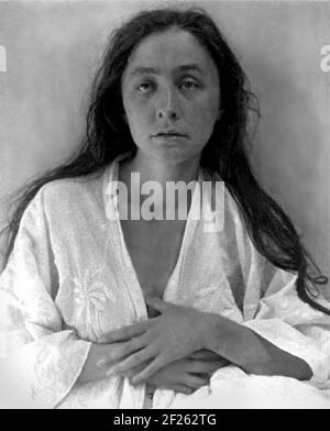 Alfred Stieglitz photo portrait of his wife artist Georgia O'Keeffe. Stock Photo