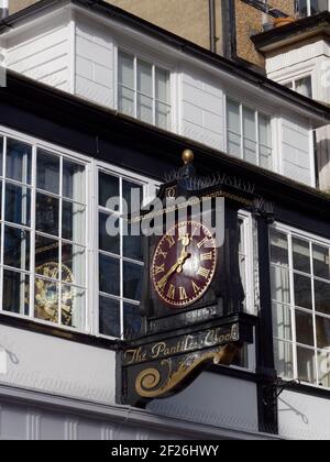 TUNBRIDGE WELLS, KENT/UK - JANUARY 5 : View of the Famous Pantiles Clock in Royal Tunbridge Wells on January 5, 2018 Stock Photo