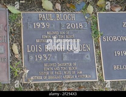 Los Angeles, California, USA 9th March 2021 A general view of atmosphere of publicist Paul Bloch's grave at Pierce Brothers Westwood Village Memorial Park on March 9, 2021 in Los Angeles, California, USA. Photo by Barry King/Alamy Stock Photo Stock Photo