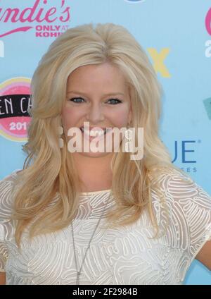 Melissa Peterman at Teen Choice Awards 2013 at the Universal