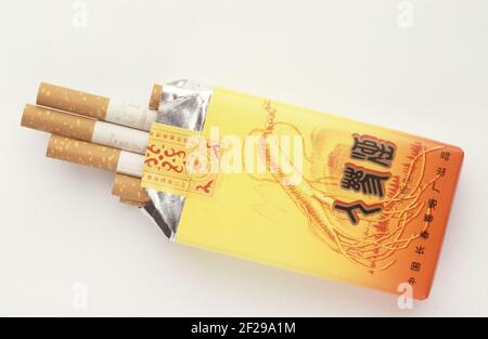 Cigarettes made of the dried leaves of Panax ginseng, medicinal plant, ginseng plant, traditional medicine in asia, corea, Ginseng, panax ginseng  / Stock Photo