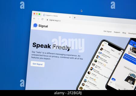Ostersund, Sweden - Jan 21, 2021 Signal website on a computer screen.. Signal is a cross-platform centralized encrypted messaging service developed by Stock Photo