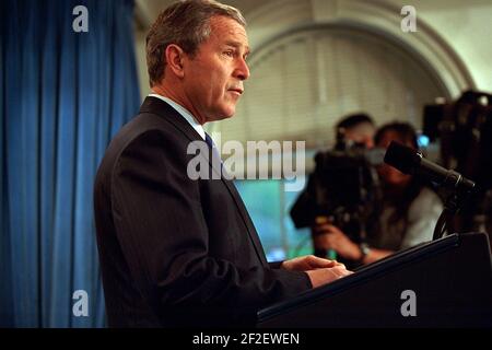 President George W. Bush delivers a statement. Stock Photo