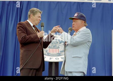 President Ronald Reagan and Bob Hope. Stock Photo