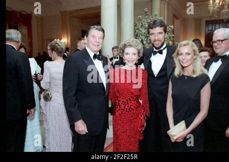 President Ronald Reagan and Nancy Reagan with Cheryl Ladd and Brian Russell. Stock Photo