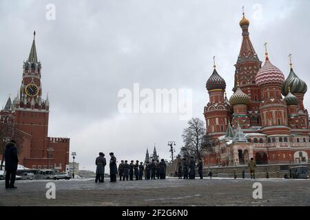 February 4, 2021, Moscow, Russia: The military band gathering at the Moscow Kremlin's Vasilyevsky Spusk during rehearsals ahead of the festival..Every year military bands take part in the ''Spasskaya Tower'' festival. This is a grandiose ''battle'' of the orchestras of the armies of different countries for the love and enthusiasm of the audience, which unfolds against the backdrop of the majestic walls of the Kremlin. The organic combination of military, classical, folk and pop music, parade parades of military bands and dance shows, demonstration performances with weapons, laser and pyrotechn Stock Photo