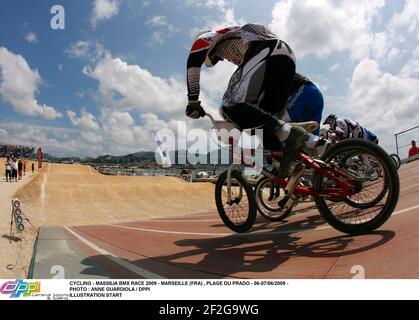 CYCLING - MASSILIA BMX RACE 2009 - MARSEILLE (FRA) , PLAGE DU PRADO - 06-07/06/2009 - PHOTO : ANNE GUARDIOLA / DPPI ILLUSTRATION START Stock Photo