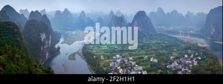 geography / travel, China, Guangxi, Xingping, The famous karst peaks of the Guiling region traversed b, Additional-Rights-Clearance-Info-Not-Available Stock Photo