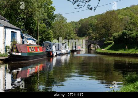 Canal boats on the Monmouthshire and Brecon Canal at Govilon Wharf,  near Abergavenny, Monmouthshire, Wales, UK Stock Photo