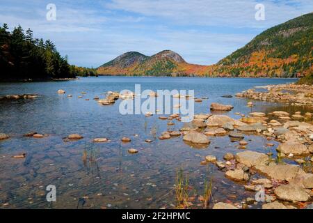 View of The Bubbles, Jordan Pond during autumn, fall color, leaves changing. On Mt Dessert Island, Acadia National Park, Maine. Stock Photo