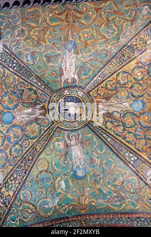 Ceiling mosaic above the presbytery, Basilica of San Vitale, Ravenna, Emilia-Romagna, Italy Stock Photo