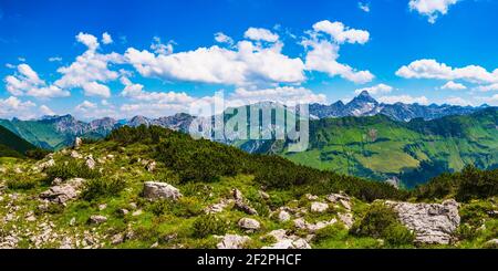 Koblat-Höhenweg on Nebelhorn, behind it the Hochvogel, 2592m, Allgäu Alps, Allgäu, Bavaria, Germany, Europe Stock Photo