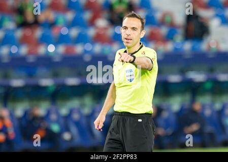 The referee Guillermo Cuadra Fernandez during the La Liga match between ...