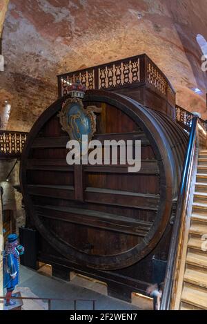 Great Heidelberg Tun, is an extremely large wine vat contained within the cellars of Heidelberg Castle., Germany Stock Photo